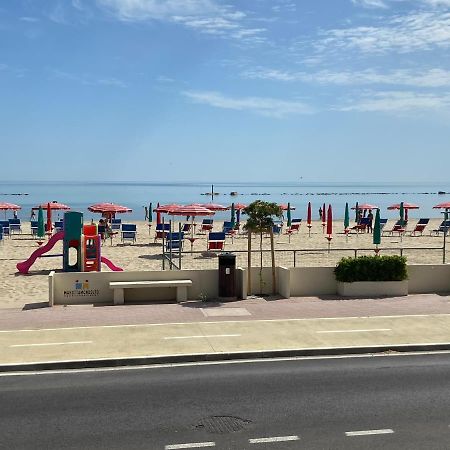 Gfh - Hotel Spiaggia D'Oro Маротта Екстер'єр фото